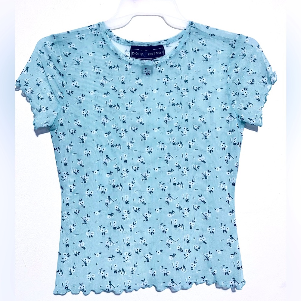 Beautiful and fresh blouse.Like new. Size L,but it really fits better for size S